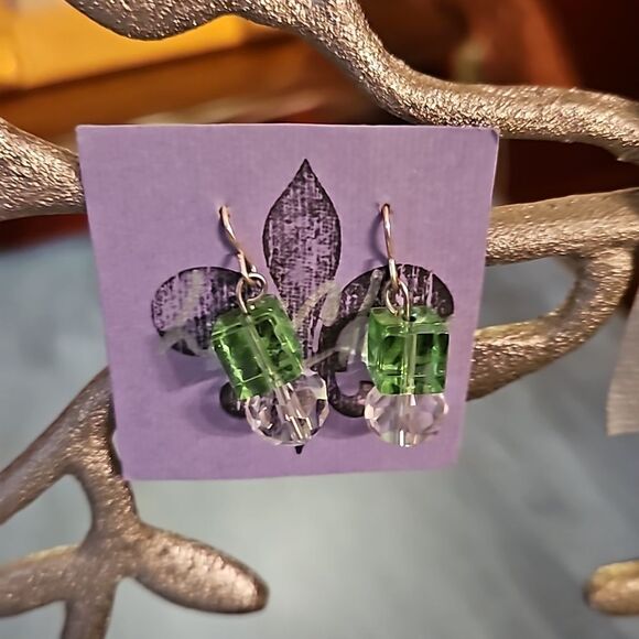 2 pair Hand Crafted Beaded Earrings - Picture 3 of 8